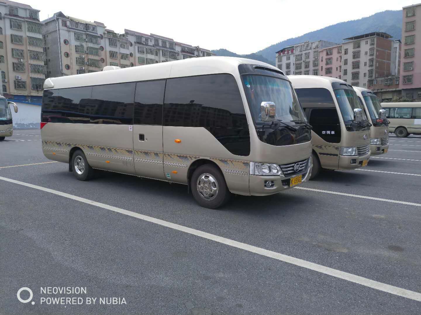 郴州租車包車19座考斯特中巴車